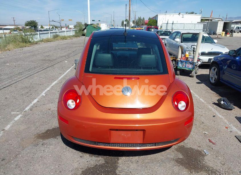 Photo 16 of 2010 Volkswagen New BEETLE 2.5L RED ROCK EDITION (VIN 3VWRG3AG1AM021001)