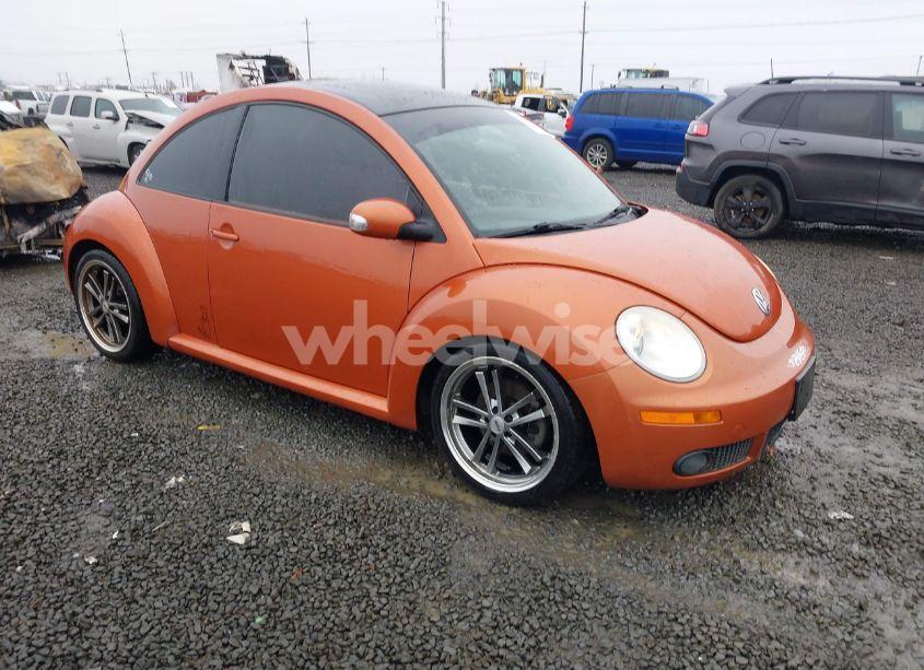 2010 Volkswagen New BEETLE 2.5L RED ROCK EDITION (VIN 3VWRG3AG3AM024689) main photo