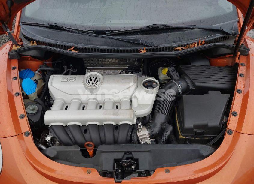 Photo 10 of 2010 Volkswagen New BEETLE 2.5L RED ROCK EDITION (VIN 3VWRG3AG3AM024689)