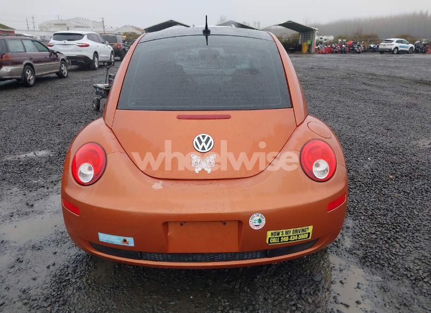 Photo 16 of 2010 Volkswagen New BEETLE 2.5L RED ROCK EDITION (VIN 3VWRG3AG3AM024689)