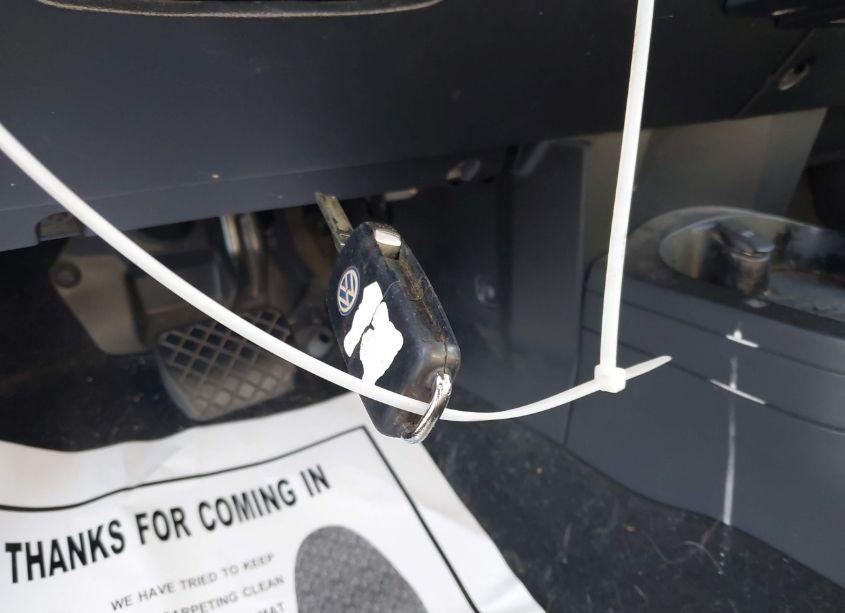 Photo 11 of 2010 Volkswagen New BEETLE 2.5L (VIN 3VWRG3AG4AM013488)