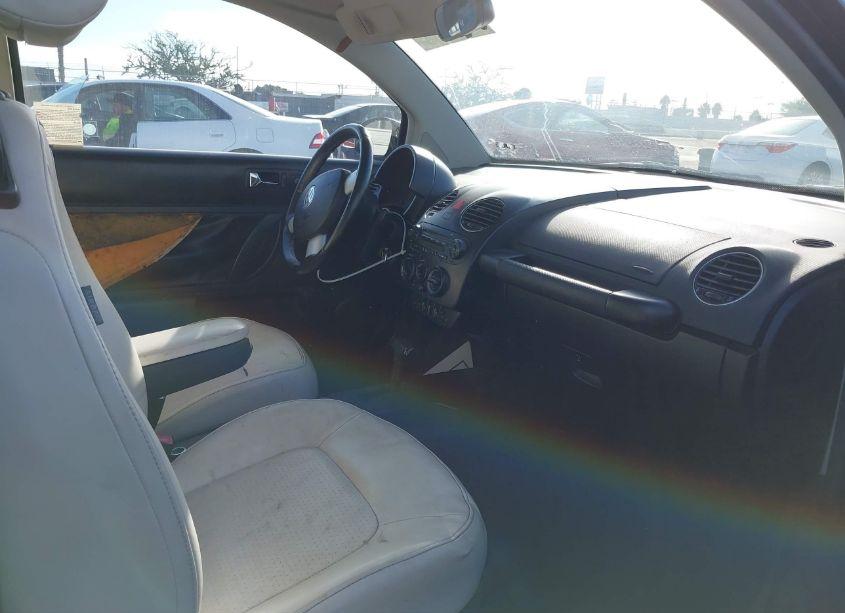 Photo 5 of 2010 Volkswagen New BEETLE 2.5L (VIN 3VWRG3AG4AM013488)