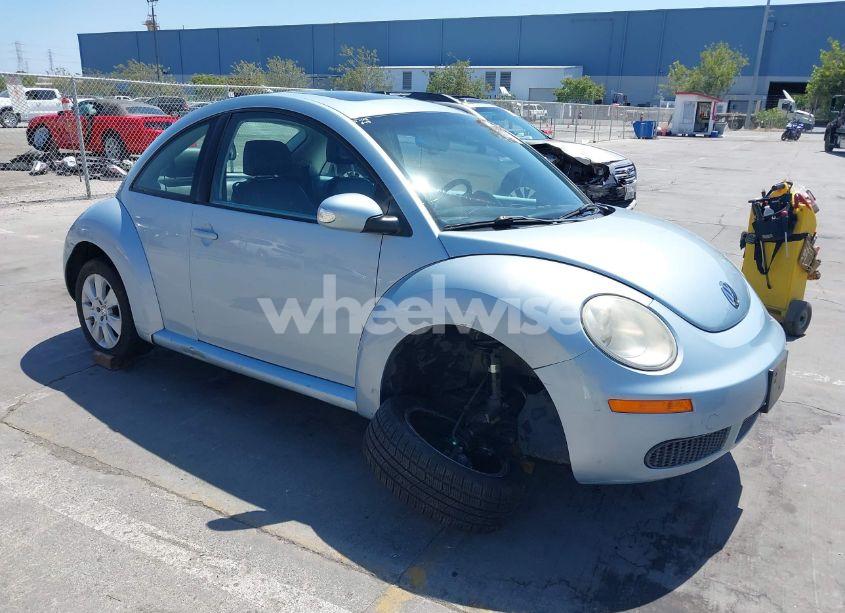 2010 Volkswagen New BEETLE 2.5L (VIN 3VWRG3AG8AM013672) main photo