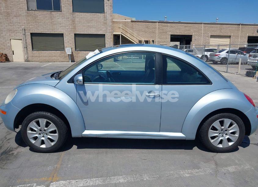 Photo 14 of 2010 Volkswagen New BEETLE 2.5L (VIN 3VWRG3AG8AM013672)