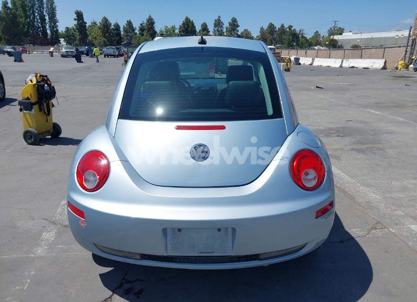 Photo 16 of 2010 Volkswagen New BEETLE 2.5L (VIN 3VWRG3AG8AM013672)