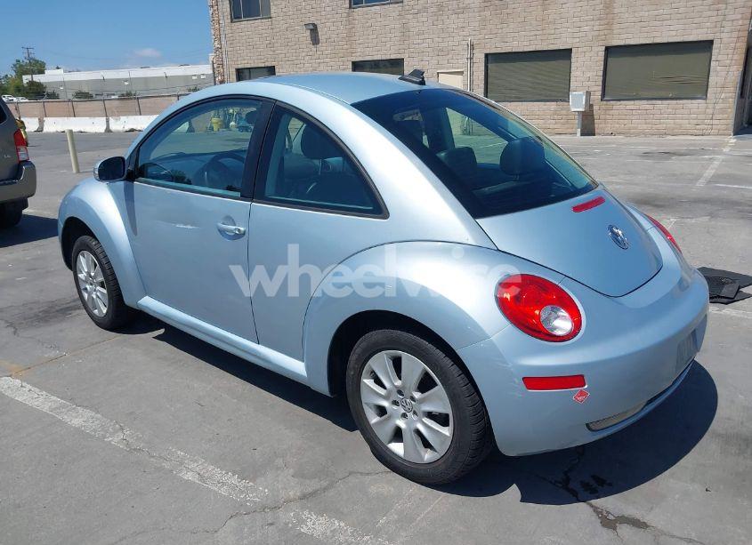 Photo 3 of 2010 Volkswagen New BEETLE 2.5L (VIN 3VWRG3AG8AM013672)
