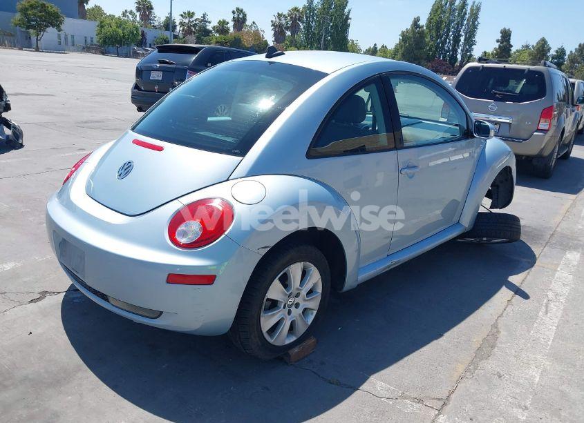 Photo 4 of 2010 Volkswagen New BEETLE 2.5L (VIN 3VWRG3AG8AM013672)