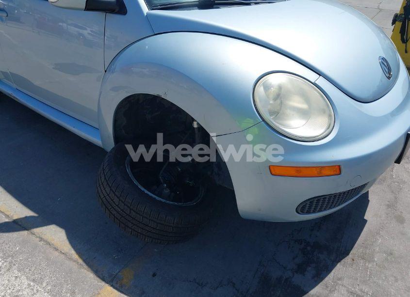 Photo 6 of 2010 Volkswagen New BEETLE 2.5L (VIN 3VWRG3AG8AM013672)