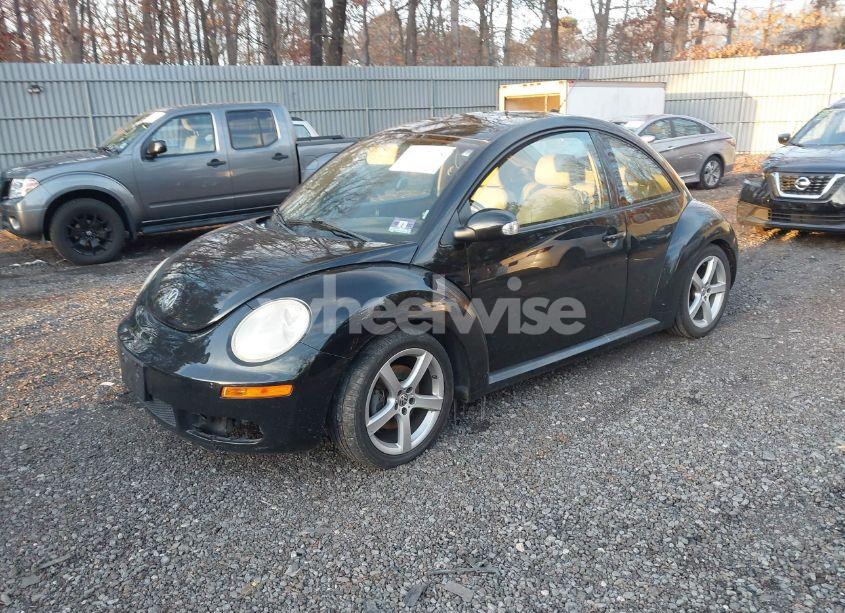 Photo 2 of 2010 Volkswagen New BEETLE 2.5L (VIN 3VWRG3AG9AM013681)