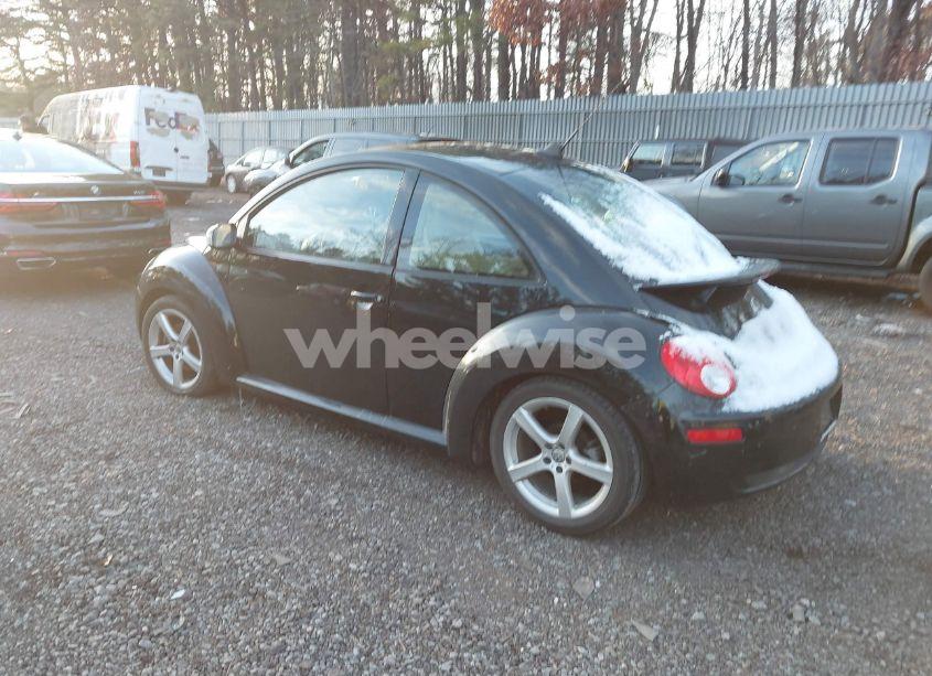 Photo 3 of 2010 Volkswagen New BEETLE 2.5L (VIN 3VWRG3AG9AM013681)