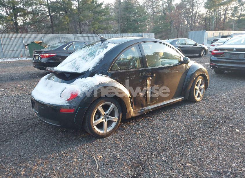 Photo 4 of 2010 Volkswagen New BEETLE 2.5L (VIN 3VWRG3AG9AM013681)