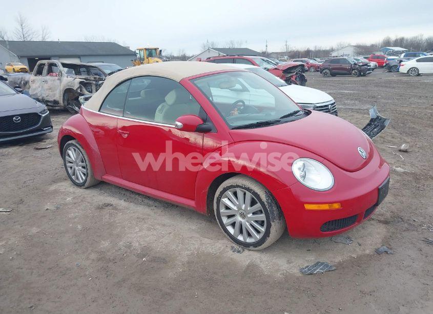 2010 Volkswagen New BEETLE 2.5L (VIN 3VWRG3AL0AM005885) main photo