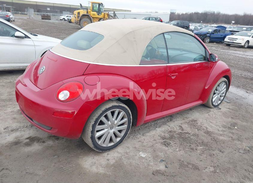 Photo 4 of 2010 Volkswagen New BEETLE 2.5L (VIN 3VWRG3AL0AM005885)