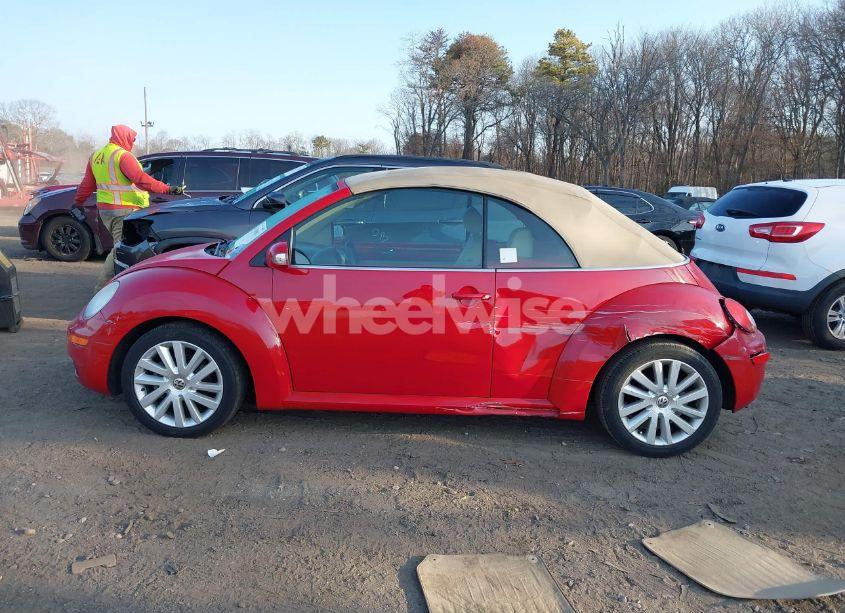 Photo 14 of 2010 Volkswagen New BEETLE 2.5L (VIN 3VWRG3AL9AM004475)
