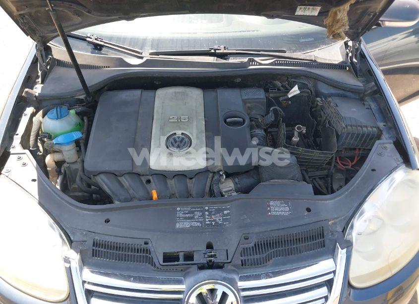 Photo 10 of 2005 Volkswagen Jetta 2.5 (VIN 3VWRG71K05M644658)