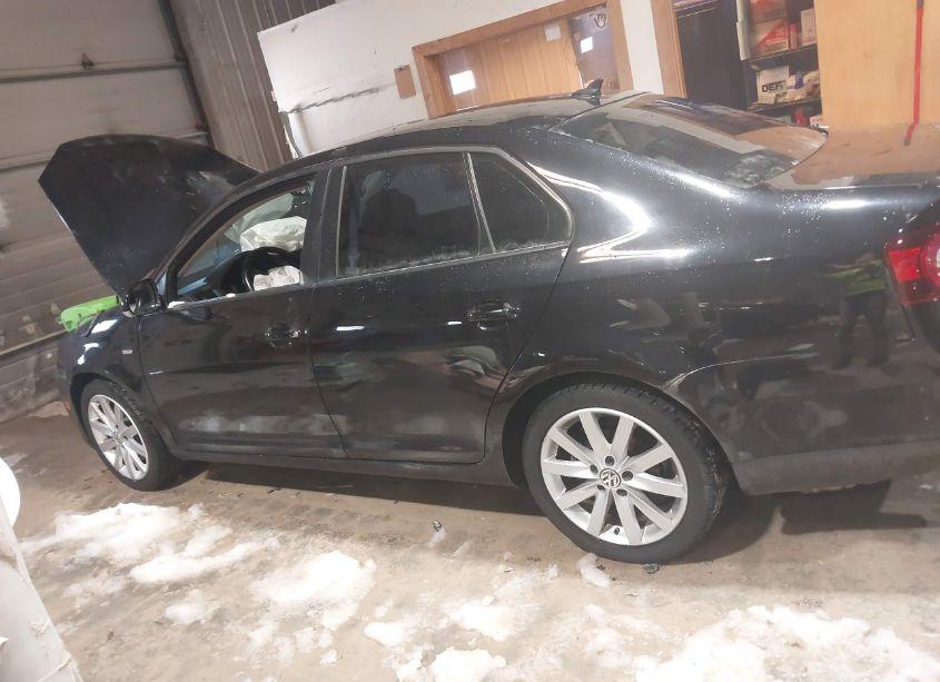 Photo 14 of 2010 Volkswagen Jetta WOLFSBURG EDITION (VIN 3VWRJ7AJ6AM018647)