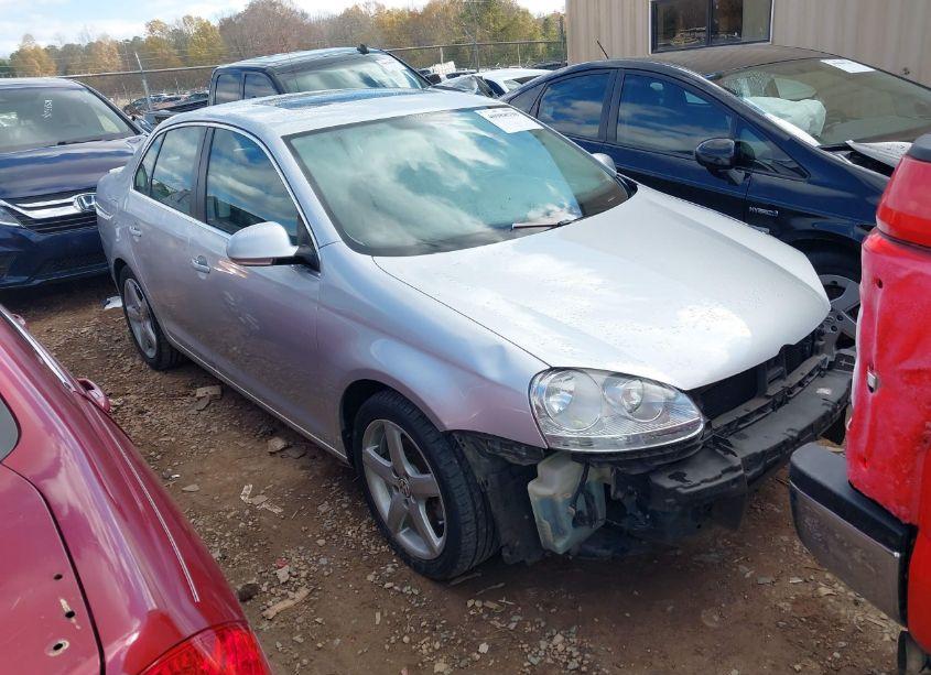 2010 Volkswagen Jetta TDI (VIN 3VWRL7AJ3AM121258) main photo