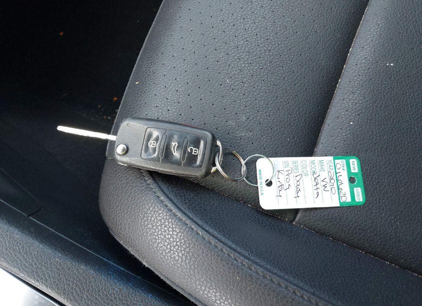 Photo 11 of 2010 Volkswagen Jetta TDI (VIN 3VWRL7AJ3AM121258)