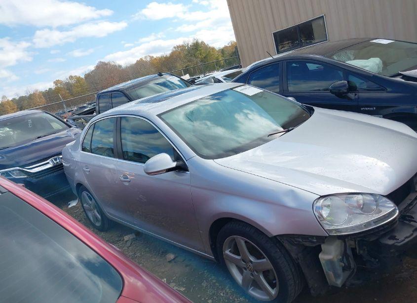 Photo 14 of 2010 Volkswagen Jetta TDI (VIN 3VWRL7AJ3AM121258)