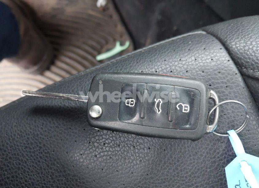 Photo 11 of 2010 Volkswagen Jetta TDI (VIN 3VWRL7AJ5AM178254)