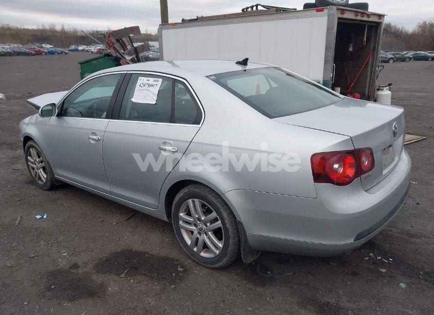 Photo 3 of 2010 Volkswagen Jetta TDI (VIN 3VWRL7AJ5AM178254)