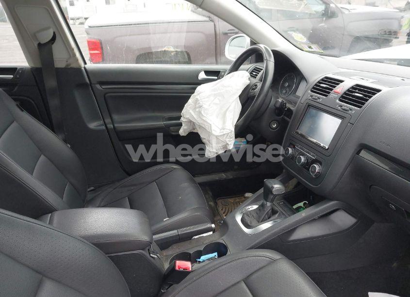 Photo 5 of 2010 Volkswagen Jetta TDI (VIN 3VWRL7AJ5AM178254)