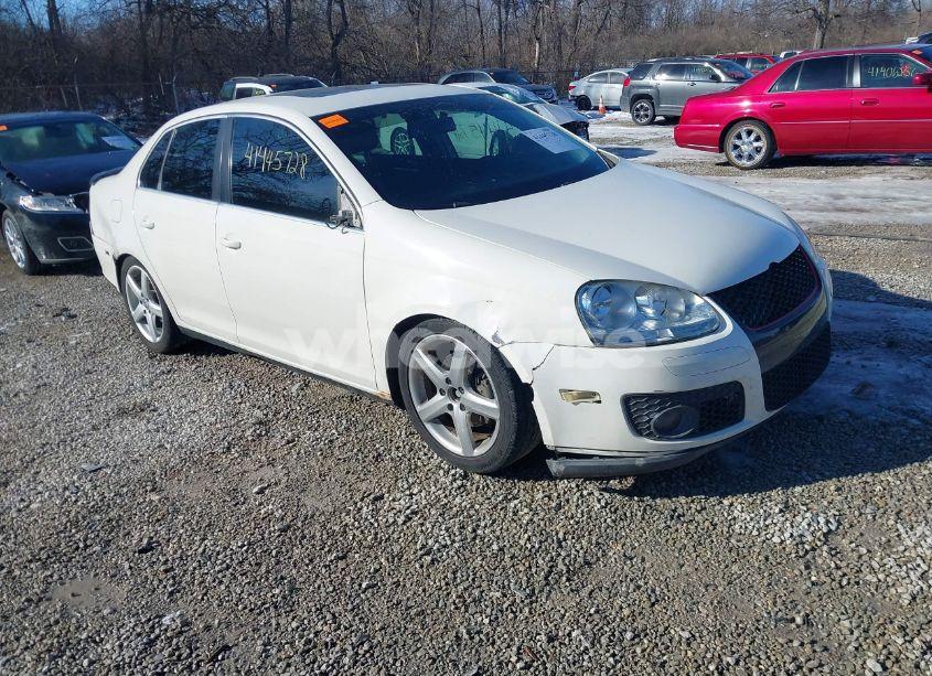 2008 Volkswagen Jetta SE/SEL (VIN 3VWRM71K08M030500) main photo