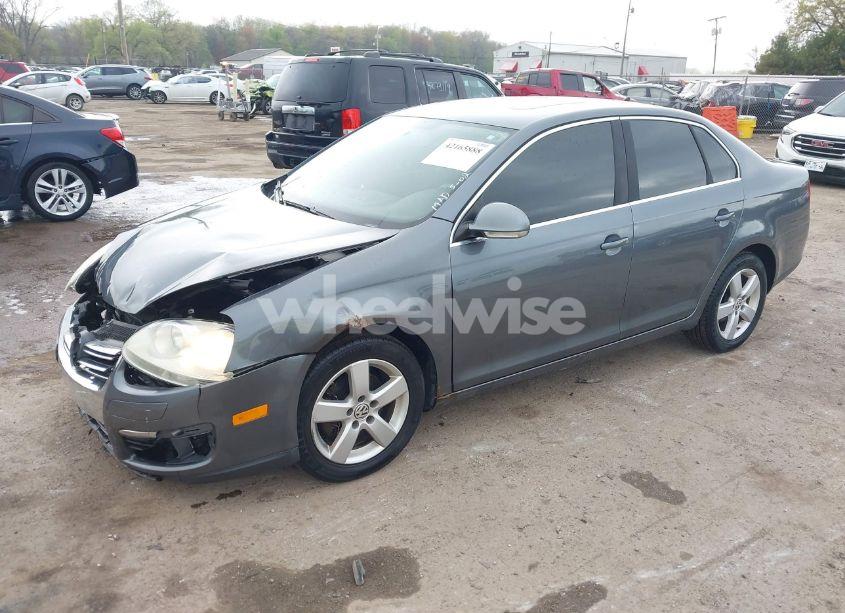 Photo 2 of 2008 Volkswagen Jetta SE (VIN 3VWRM71K18M135790)