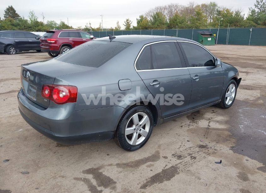 Photo 4 of 2008 Volkswagen Jetta SE (VIN 3VWRM71K18M135790)