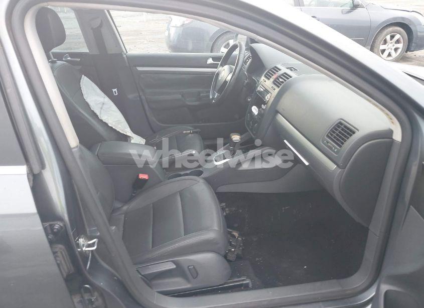 Photo 5 of 2009 Volkswagen Jetta SE (VIN 3VWRM71K29M142250)