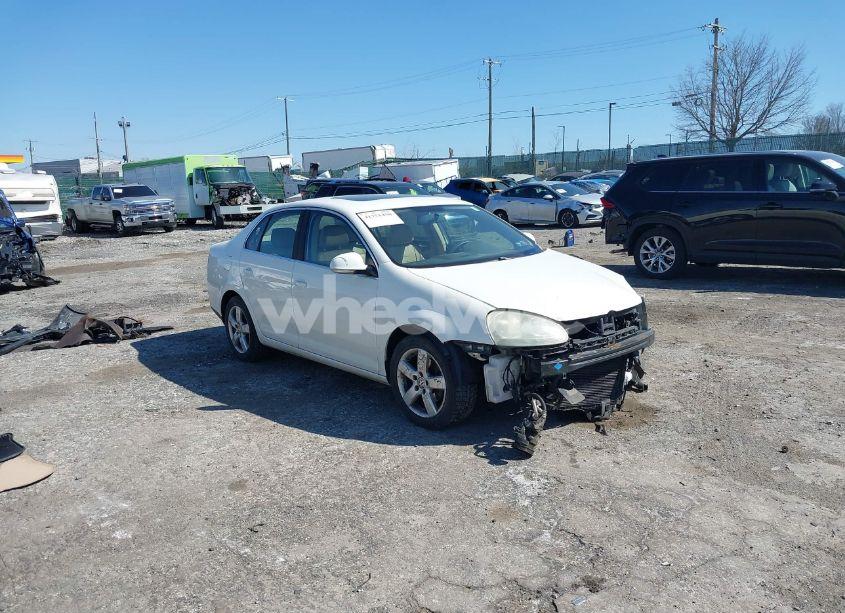 2008 Volkswagen Jetta SE/SEL (VIN 3VWRM71K68M070130) main photo