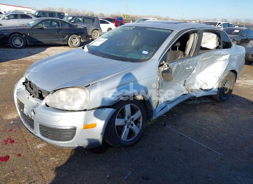 Photo 2 of 2008 Volkswagen Jetta SE (VIN 3VWRM71K78M158314)