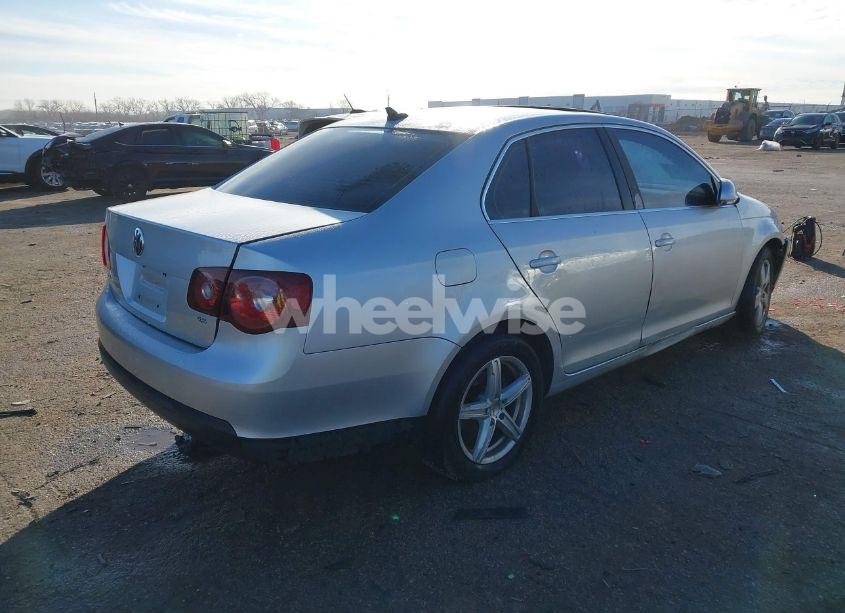 Photo 4 of 2008 Volkswagen Jetta SE (VIN 3VWRM71K78M158314)