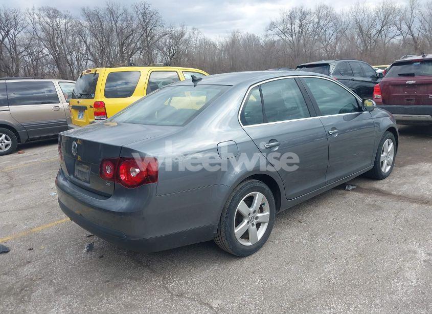 Photo 4 of 2008 Volkswagen Jetta SE (VIN 3VWRM71K88M089360)