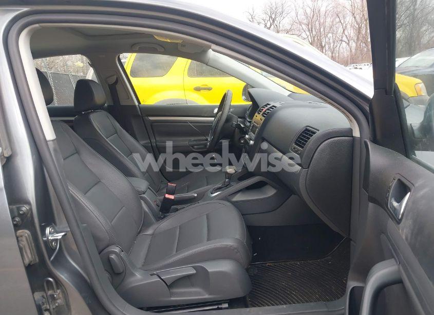 Photo 5 of 2008 Volkswagen Jetta SE (VIN 3VWRM71K88M089360)