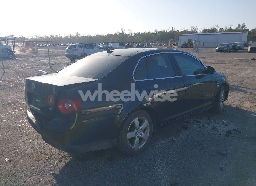 Photo 4 of 2008 Volkswagen Jetta SE (VIN 3VWRM71K88M134510)