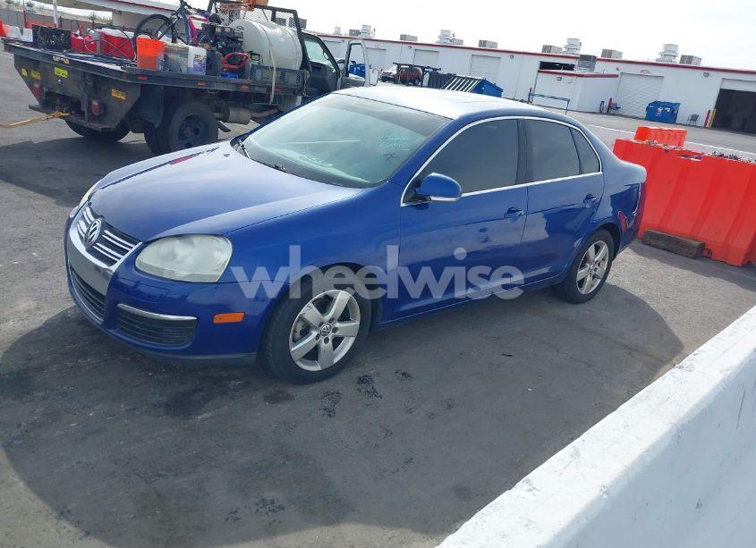 Photo 2 of 2008 Volkswagen Jetta SE/SEL (VIN 3VWRM71KX8M188729)
