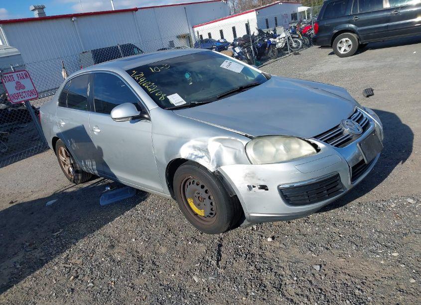 2009 Volkswagen Jetta SE/SEL (VIN 3VWRM71KX9M033132) main photo