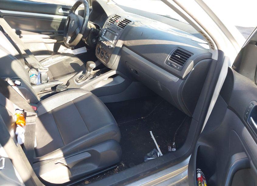 Photo 5 of 2009 Volkswagen Jetta SE/SEL (VIN 3VWRM71KX9M033132)