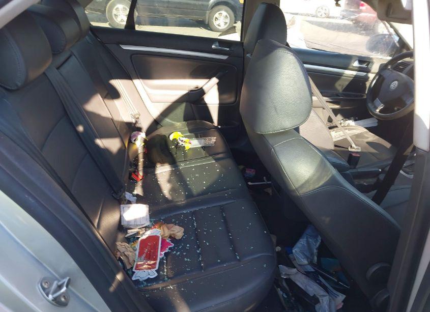 Photo 8 of 2009 Volkswagen Jetta SE/SEL (VIN 3VWRM71KX9M033132)