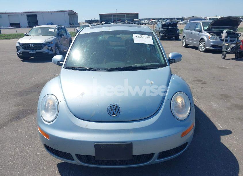 Photo 12 of 2009 Volkswagen New BEETLE 2.5L (VIN 3VWRW31C09M504152)