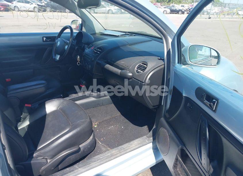 Photo 5 of 2009 Volkswagen New BEETLE 2.5L (VIN 3VWRW31C09M504152)