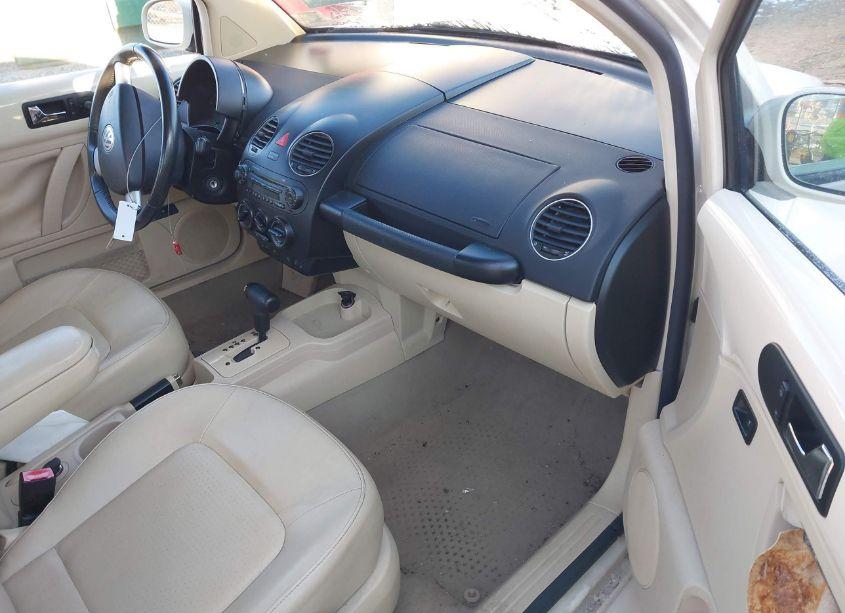 Photo 5 of 2009 Volkswagen New BEETLE 2.5L (VIN 3VWRW31C99M517076)