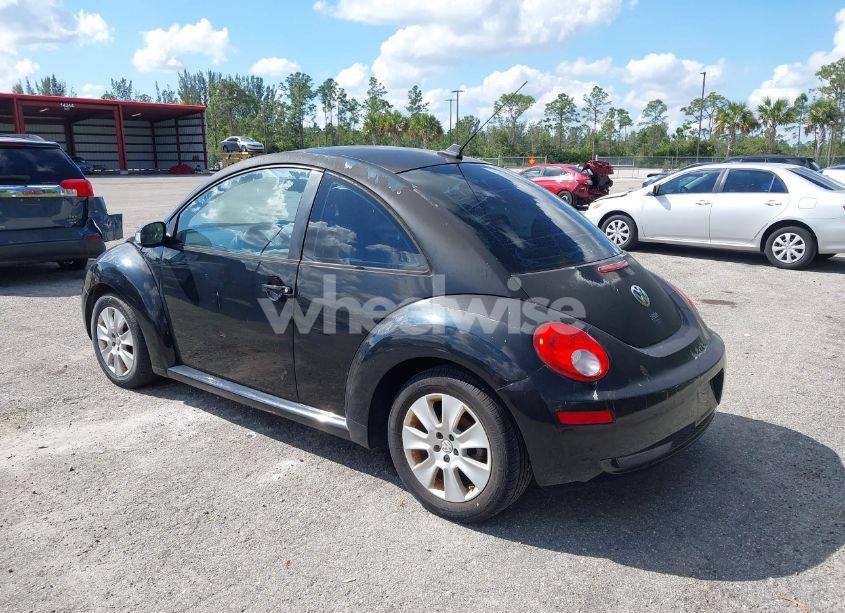 Photo 3 of 2010 Volkswagen New BEETLE 2.5L (VIN 3VWRW3AG0AM023034)