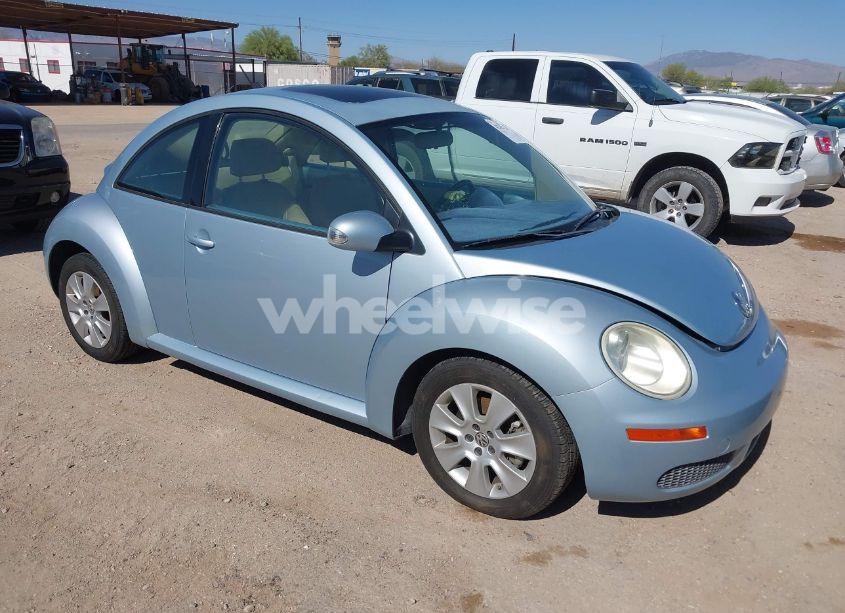 2010 Volkswagen New BEETLE 2.5L (VIN 3VWRW3AG1AM029067) main photo