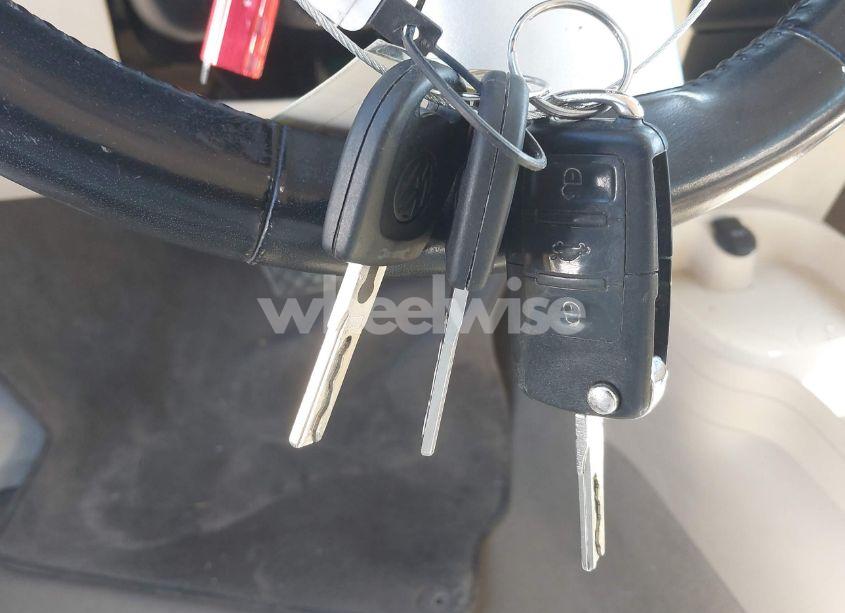 Photo 11 of 2010 Volkswagen New BEETLE 2.5L (VIN 3VWRW3AG1AM029067)