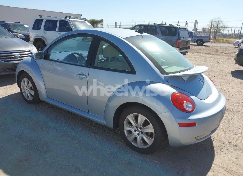Photo 3 of 2010 Volkswagen New BEETLE 2.5L (VIN 3VWRW3AG1AM029067)
