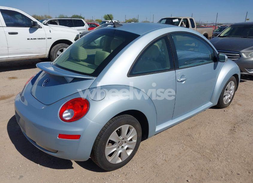 Photo 4 of 2010 Volkswagen New BEETLE 2.5L (VIN 3VWRW3AG1AM029067)