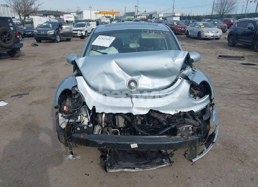 Photo 12 of 2010 Volkswagen New BEETLE 2.5L (VIN 3VWRW3AG1AM030235)