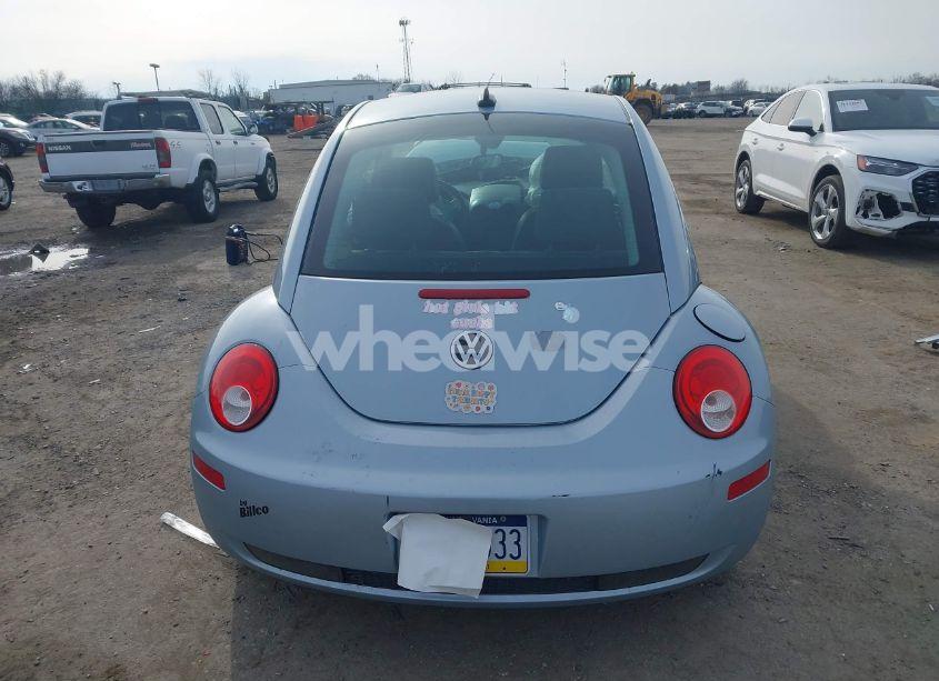 Photo 16 of 2010 Volkswagen New BEETLE 2.5L (VIN 3VWRW3AG1AM030235)